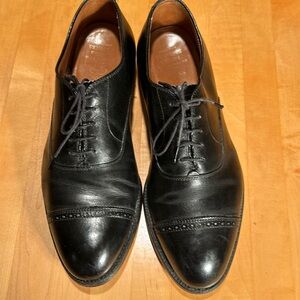 Brooks Brothers men’s leather dress shoes. Black with laces. Size 9 C/E